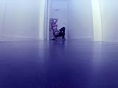 Hey, ever seen a fucking machine drill a milf's tight ass?