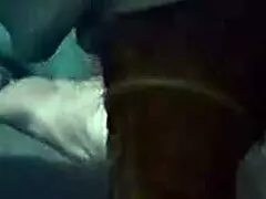 llego a la casa me acuesto en el sofa confundo a mi companero de casa con mi novio me comienza a tocar y me termina gustando