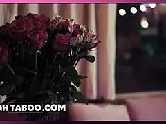 Desperat rucha żonę Siouxsie Q w dzikim grupowym numerze