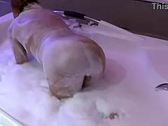 Hey, my friend's beautiful wife loves jacuzzi fun before banging!