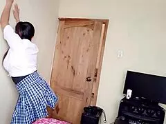 मेयर की स्टेपडॉटर क्लास के बाद होममेड पॉर्न में कैच हुई