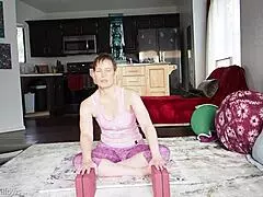 Sexy instruction lesson on clothed cameltoe and feet