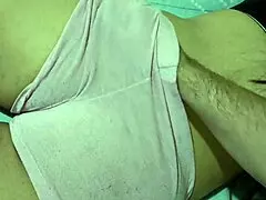 Mi novio entra a mi habitación y me toca muy rico, masturbating with passion