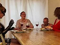 अरे, कभी डोमिनेट्रिक्स मिस्ट्रेस एप्रिल को ऐसे हाथी जैसे लंबे लंड वाले मैन को हैंडल करते हुए देखा? यह पूरी तरह वाइल्ड और किंकी है!