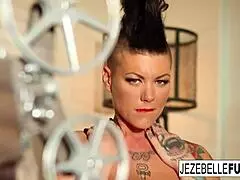 Jezebelle Bond Works Her Pussy With Big Tits And Ass!