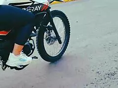 Madrastra Desesperada Pide La Polla De Su Hijastro En La Mañana