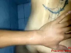 Laukeskelin hoikan lutkan persettä kolme kertaa viidessä minuutissa oikeassa kotisexissä