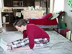 yoga lesson turns into big ass milf pussy play