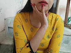 हेल्पफुल स्टेप-मॉम पीओवी हिंदी रोलप्ले में डीप पैशन से लव दिखाती है