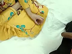 indian auntie with big ass enjoys doggy style