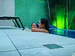 MINHA AMIGA DEIXOU O NAMORADO DELA COMER MEU CU ASSISTAM COMPLETO CASSIFLIX.