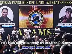 Wild Indonesian Erotic Dance by Two Pretty Singers!