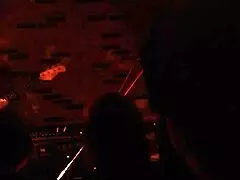 Milf japonesa domina deepthroat en escena de acción heterosexual dura