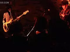 Milf japonesa domina deepthroat en escena de acción heterosexual dura