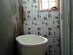 Uma Puta Faxineira de Mao Cheia Stella Still