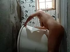 Uma Puta Faxineira de Mao Cheia Stella Still