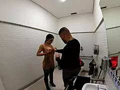 Garota in Jade Mortal Kombat cosplay bangs hard in Halloween bathroom with Mr Matusalem