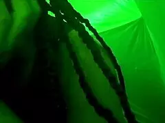 섹시 의붓엄마 침대에서 의붓아들 기다리며 섹스 유혹 가슴 엉덩이 만지며 흥분 홈메이드