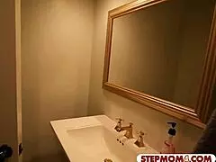 I love watching Janet Mason and Riley Reid in this old-young blowjob threesome