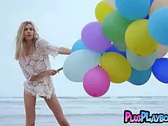 Perfect ass blonde milf francy torino posed naked after outdoor striptease