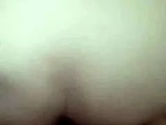 Tučná kráska se staví na všechny čtyři?