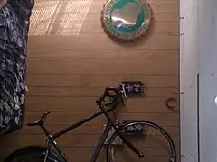 Ej, Ashley Kenny maže sa tim vrućim sisama!