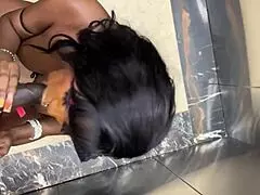 yo, met a stranger in elevator and she gave me a hot blowjob, full vid on xred