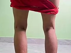 Hot Desi school girl bends over in viral wet clips. Her big ass drives wild!