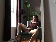 milf fingers pussy to orgasm