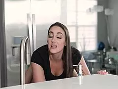 Blonde babe elana bunnz gets satisfying fuck by peter green