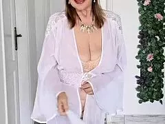 I feel so hot showing you what my mature pussy craves right now.