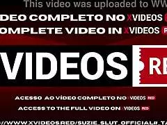 suzie and cruz fox hanging out in the room for free