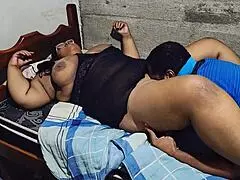 meia irm� vai na festa, descansa e acaba sendo fudida pelo meio irm�o, levando gozada na boca