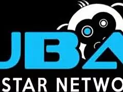 Nikita enfia brinquedo na buceta apertada ou cu?