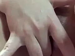 Suka Nonton MILF Pantat Gede Jari Memek Panasnya