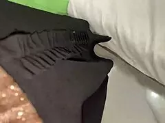 매력적인 오빠가 갑자기 내 방에서 나 혼자 박아.