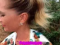 Cogida a leidy de león en bosque encantado. Wild outdoor ride with blowjob and cowgirl action.