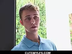 Uchop svůj pták tak hluboko s análovým prstem a šukáním velkého ptáka