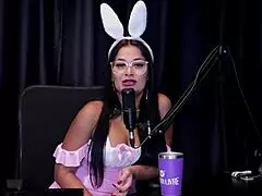 Beautiful brunette Alice Vasconcelos shows her blowjob, tits, and tasty pussy in this amateur casting.