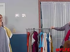 Oh wow, those store agents are fucking for the big sell!