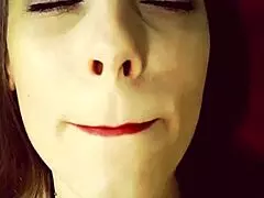 Safada Adeline fantasia de gravidez com buceta de milf gemendo