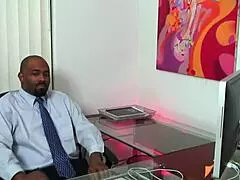 ميلف شقراء تشتهي الزب الأسود الكبير للوظيفة