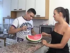 巨乳ラティーナ素人がアナル弄りでデカチン騎乗位