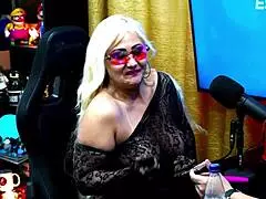 Big tits milf licks petite 18+ lesbian neighbor's pussy