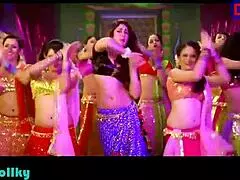 Kareena's hottest navel show