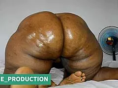 Couple enjoys relaxing lingam massage together