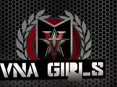 Vruća bujna brinet milf Nina Dolci duboko jebe Rome Major