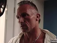 ويتني رايت تنيك راجل كبير مقابل فلوس