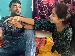 एक्सएक्सएक्स इंडियन देसी सौतेली माँ कॉसप्ले में तंग चूत और गांड में चोदाई पाती है