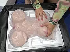 unboxing tantaly britney doll and showing how to use it 😏